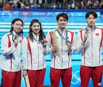 中国游泳队再夺一金，选手刷新亚洲纪录