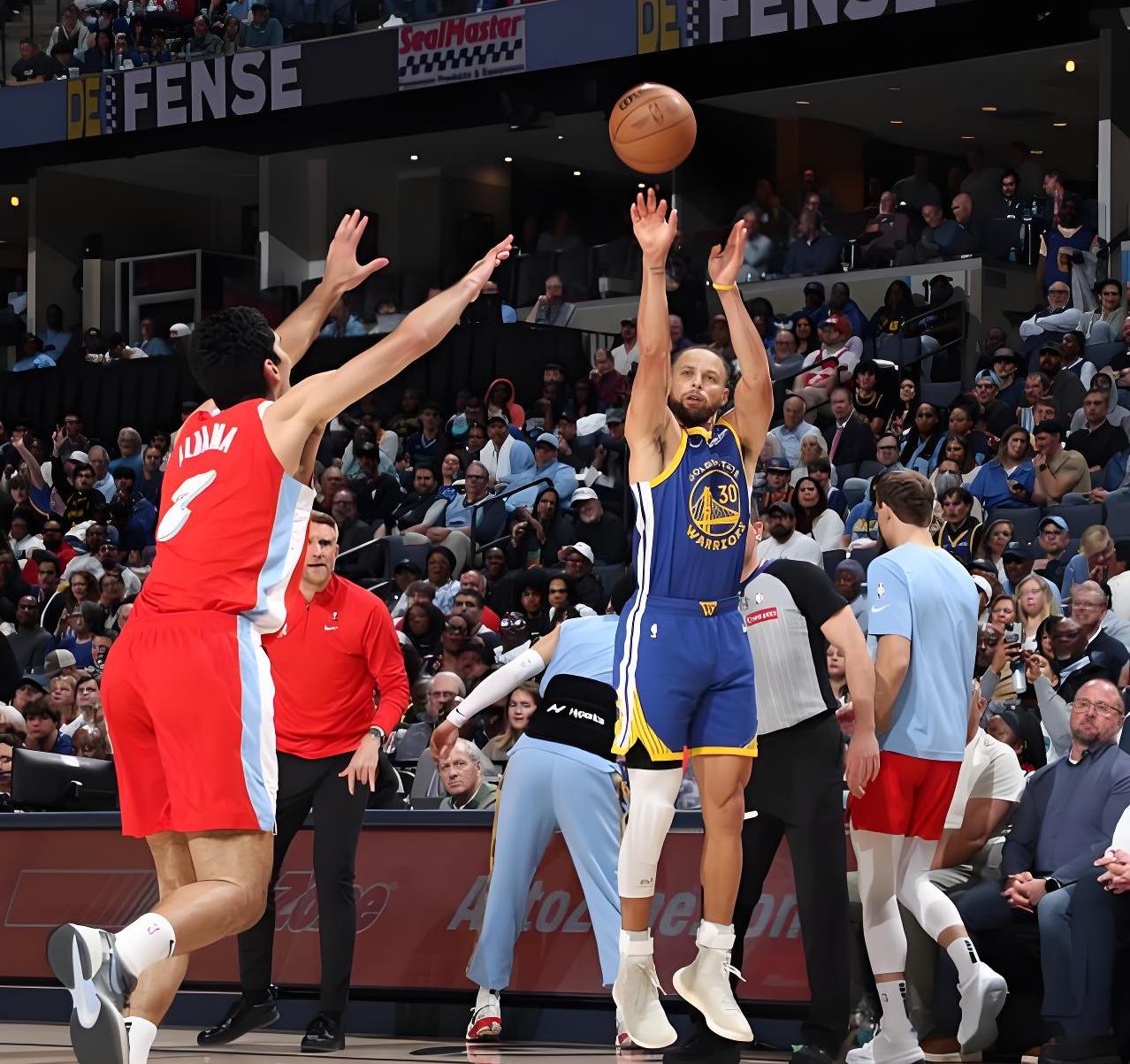 勇士客场告捷,击败篮网 勇士客场告捷,击败篮网